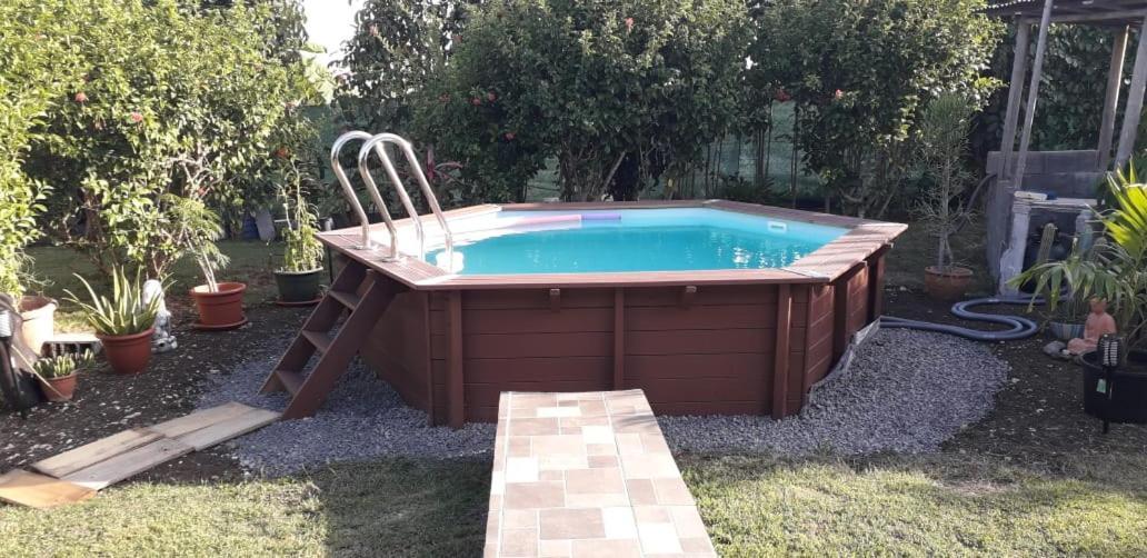 La Roulotte De Tina Villa Le Moule Dış mekan fotoğraf